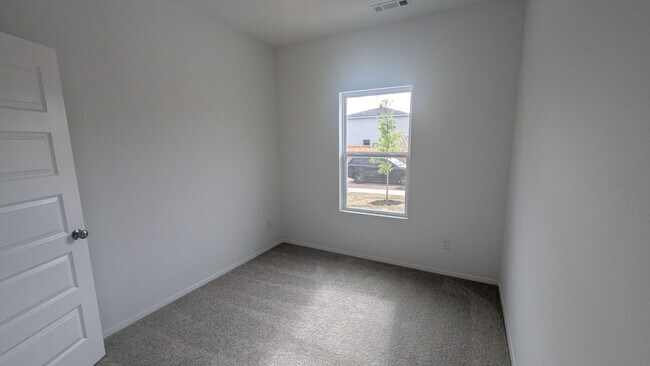 Building Photo - 6604 SW Dignity Ave