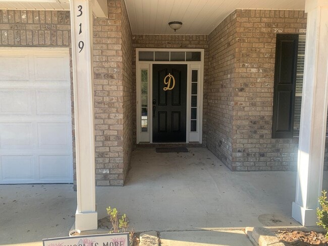 Building Photo - 319 Scotch Pine Ln