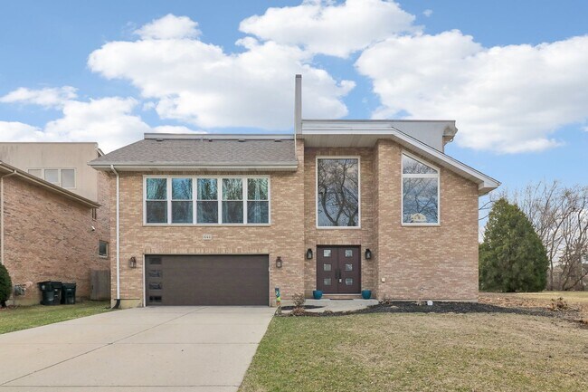 Primary Photo - 644 N Franklin Ave