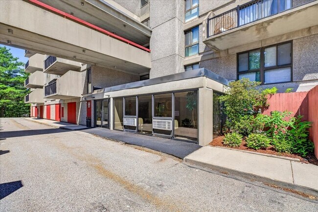 Building Photo - 55 Tall Oaks Dr