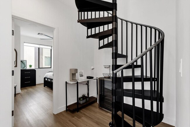 Building Photo - 4220 N 32nd St