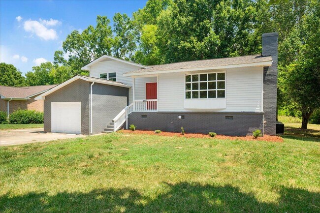 Building Photo - 1844 Brier Ln