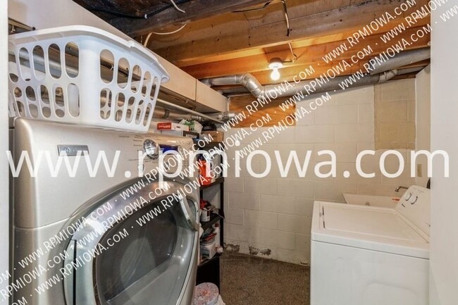 Building Photo - 3309 Tripp St