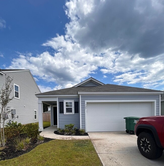 Building Photo - *Move in Special*  Spacious 3BR/2BA home in the Carnes area!