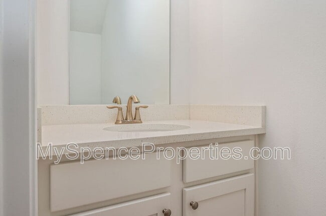 Building Photo - 5 Renea Cv