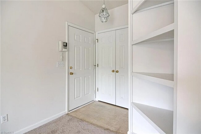 Building Photo - WFU/ Deacon Ridge Condominium Community-
