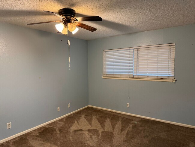 Building Photo - 11814 Song St