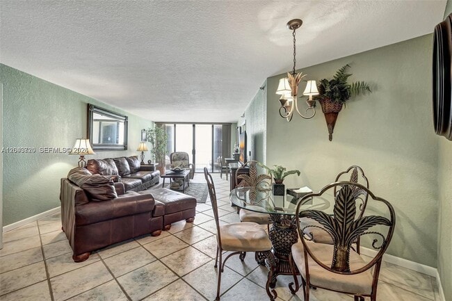 Building Photo - 9650 S Ocean Dr
