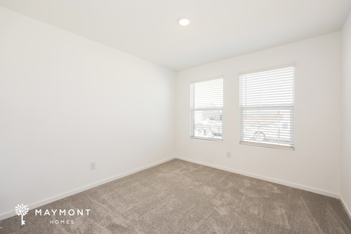 Building Photo - 1047 Neyland Dr