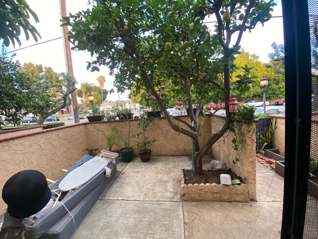 Building Photo - 9601 Woodman Ave