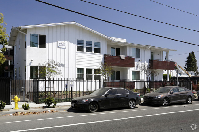 Building Photo - Mosaic Gardens at Willowbrook