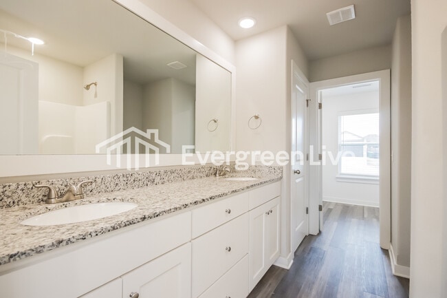 Building Photo - 341 N Mojave St