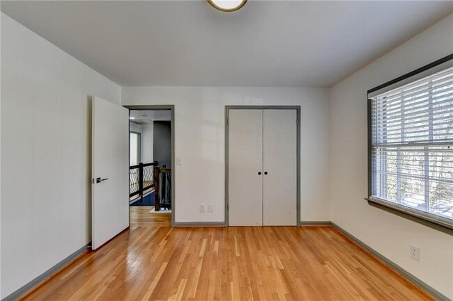 Building Photo - 525 Abernathy Rd NE