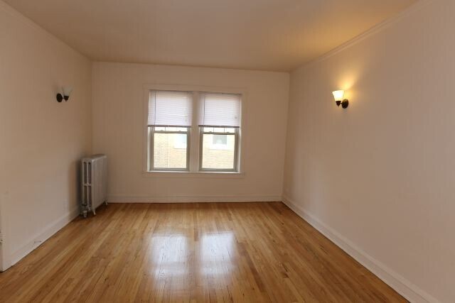 Building Photo - 2115 W Ainslie
