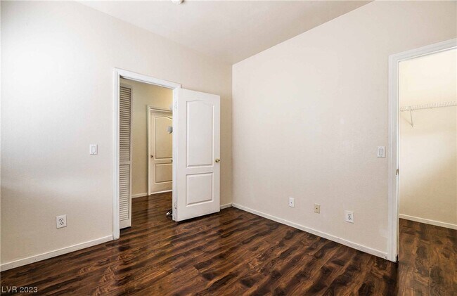 Building Photo - 824 Clear Diamond Ave