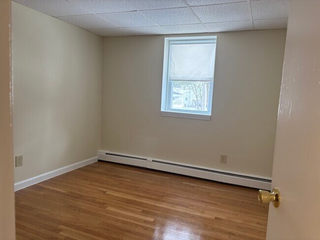 Building Photo - 1731 Highland Apartment