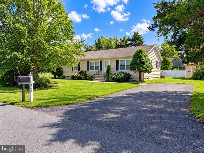 Building Photo - 139 Loganberry Ln
