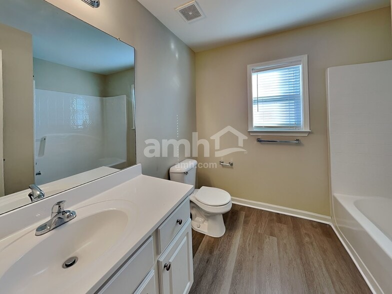 Building Photo - 1205 Ethans Way