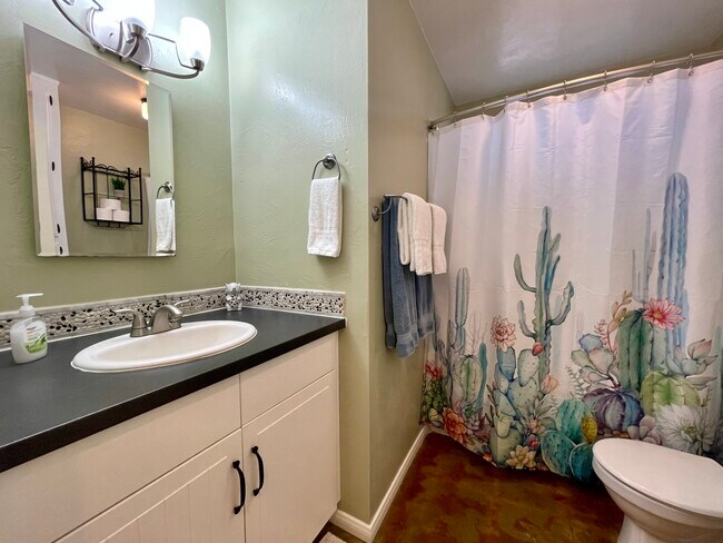 Building Photo - 72345 Cactus Dr