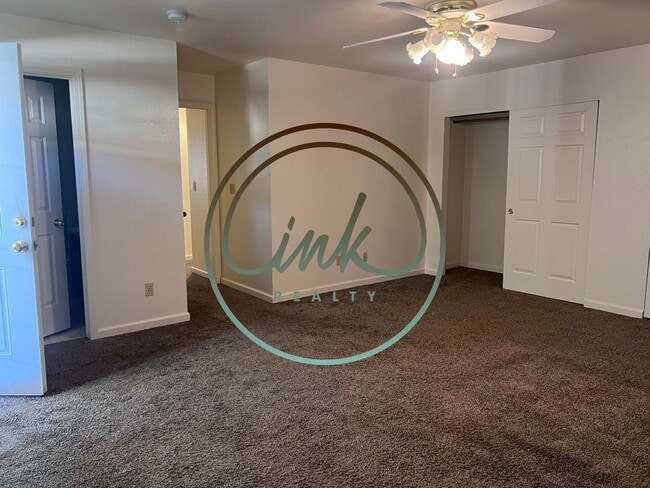 Building Photo - Chardonnay Duplex