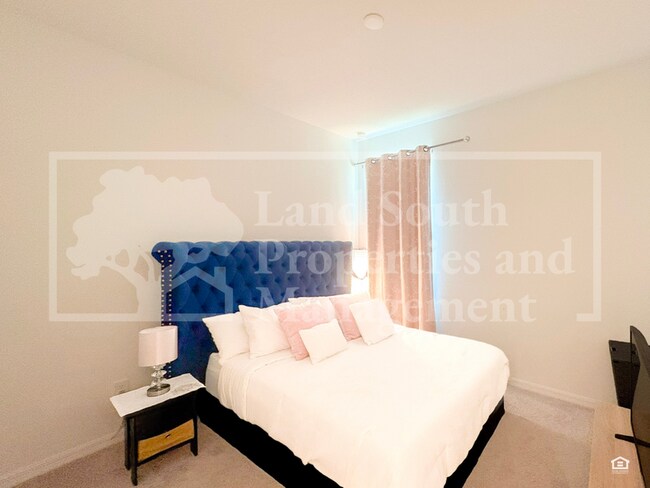 Building Photo - 6720 Great Bear Dr