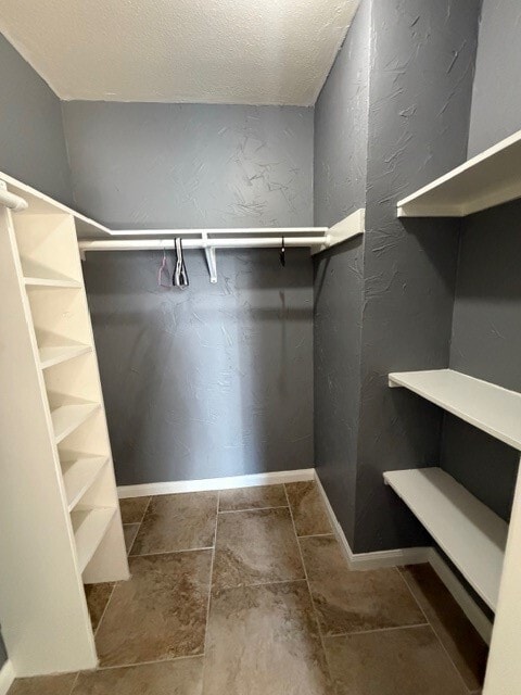 Building Photo - 7200 Clarewood Dr