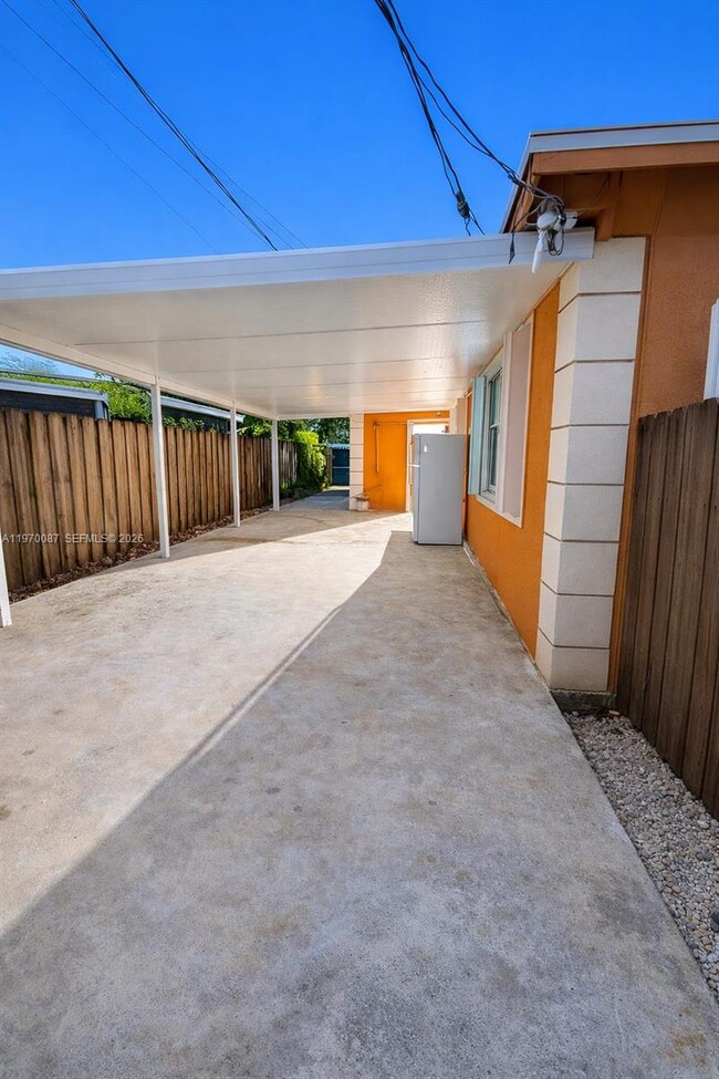 Building Photo - 18010 NW 8th Pl