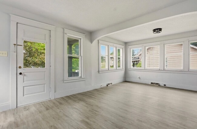Building Photo - Updated 3BR Home – Renovated Kitchen & Detached Garage