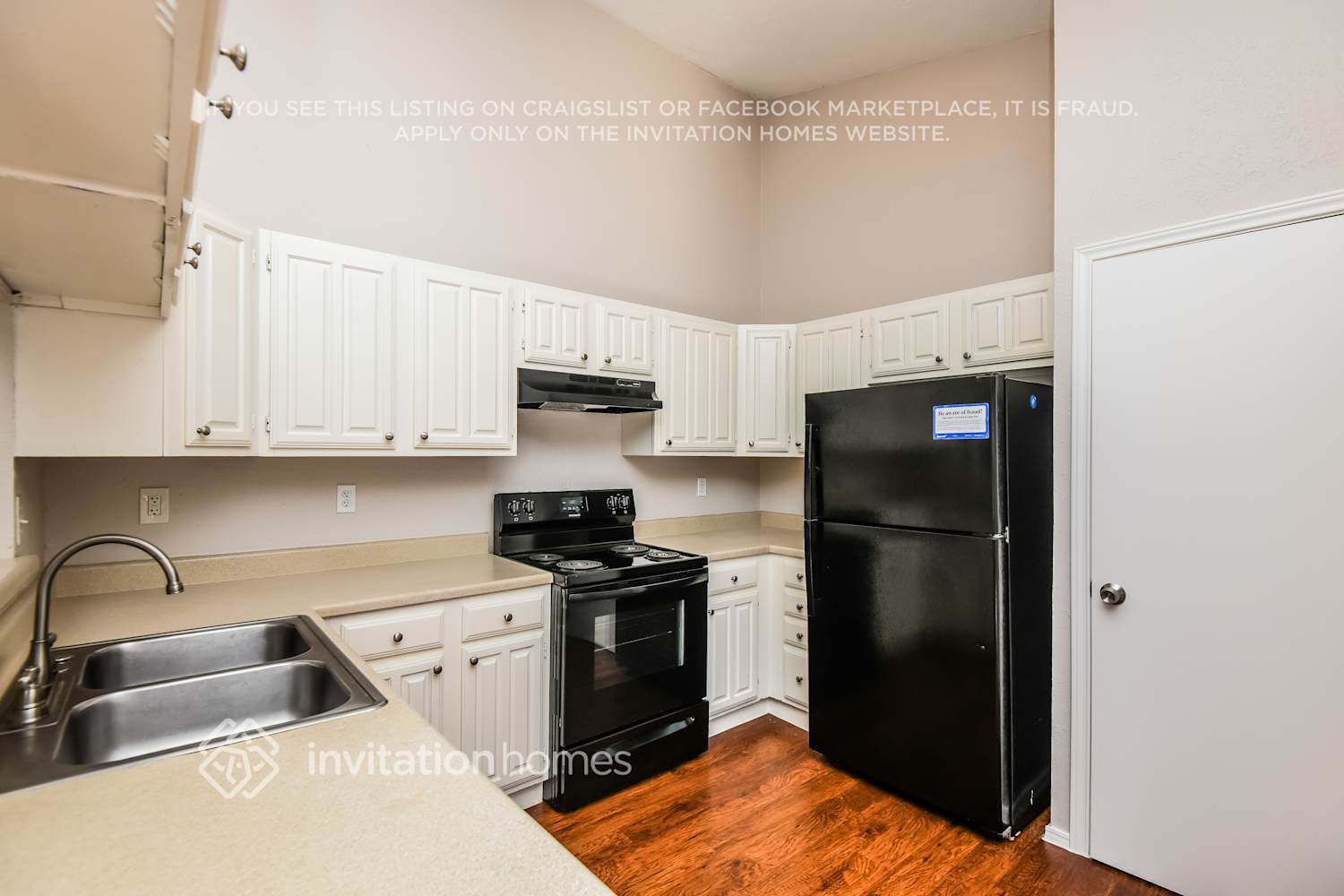 Building Photo - 4245 Periwinkle Dr