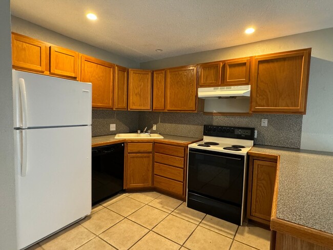 Building Photo - 7007 SW Green Terrace Blvd