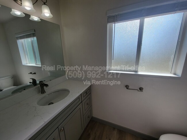 Building Photo - 1817 Cartmell St