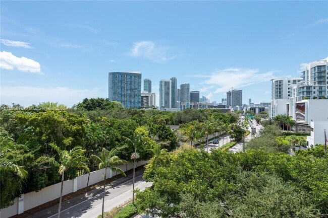Building Photo - 4250 Biscayne Blvd