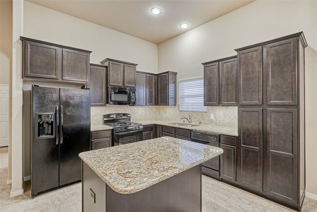 Building Photo - 8934 Alcina Dr