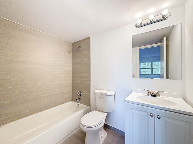 Building Photo - Newly remodeled  2 BEDROOM 2 BATH