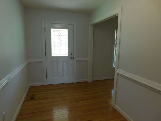 Building Photo - 3701 Lavenham Rd