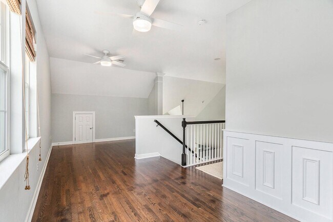 Building Photo - 200 N Ladd Ct