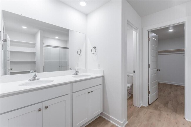 Building Photo - 4611 W Barhem Dr