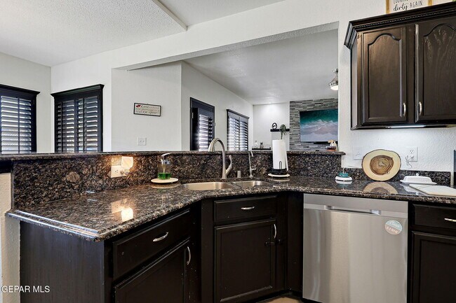 Building Photo - 13913 Golden Mesa Ct