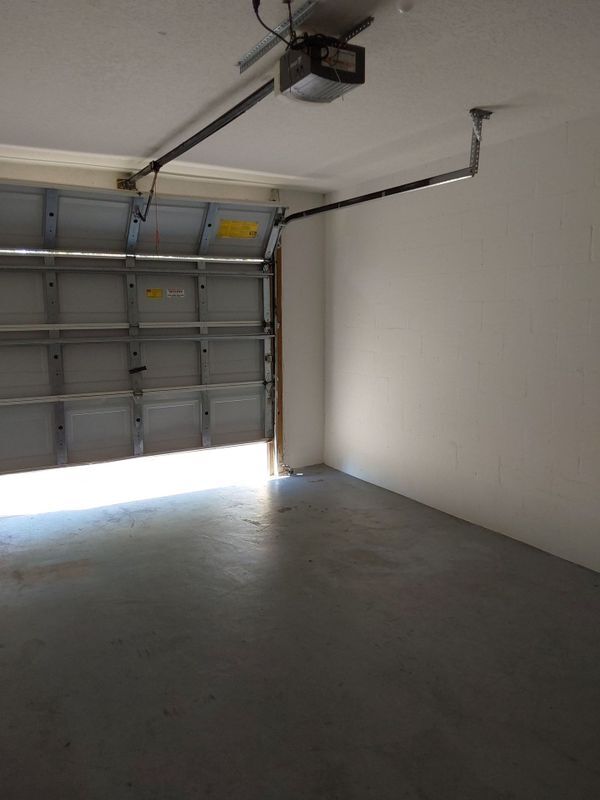 Building Photo - 9 Rainbow Ln