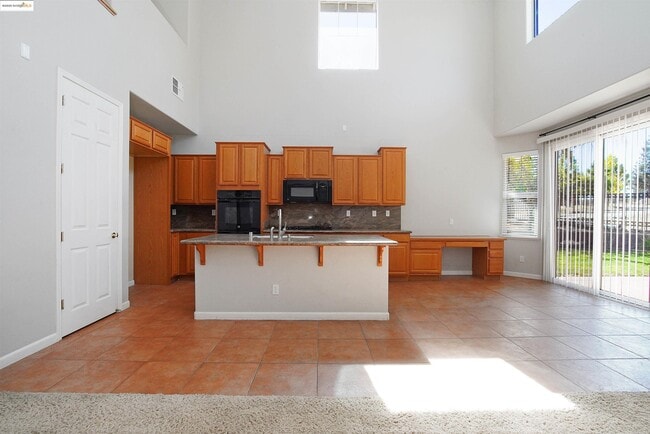 Building Photo - 2765 St Andrews Dr