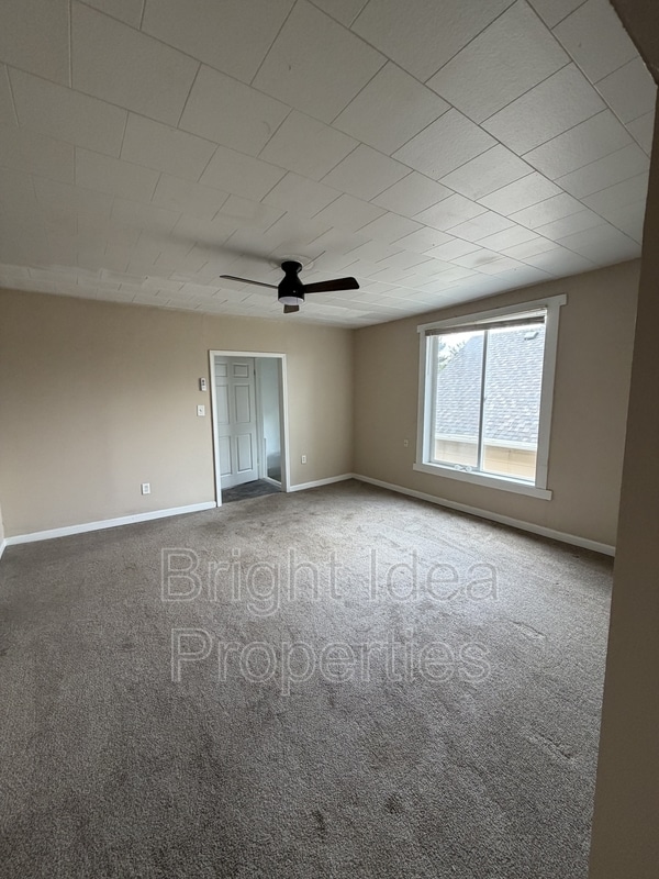 Building Photo - 1097 Suburban Ave E