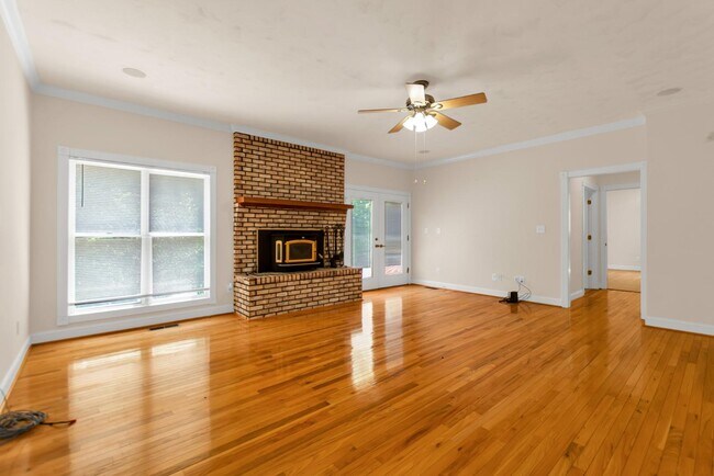 Building Photo - 1400 Slayden Wood Rd