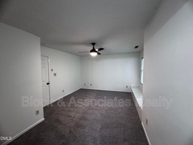 Building Photo - 4110 Kaplan Dr