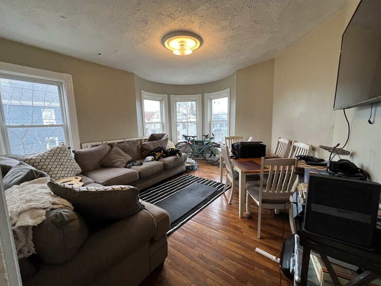 Primary Photo - 55 Cedar St