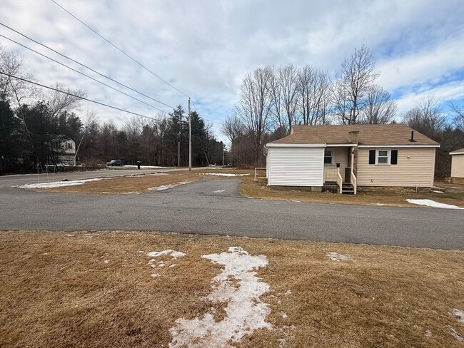 Building Photo - 348 Marshall St