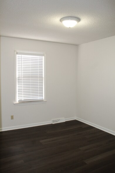 Building Photo - 100 Eisenhower St