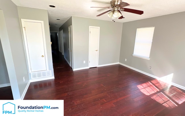 Building Photo - 1375 Adelaide St