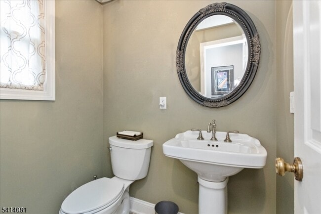 Building Photo - 460 Grove St