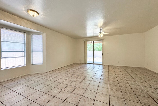 Building Photo - 3Bed/2Bath House at 63rd/Northern Ave! $19...