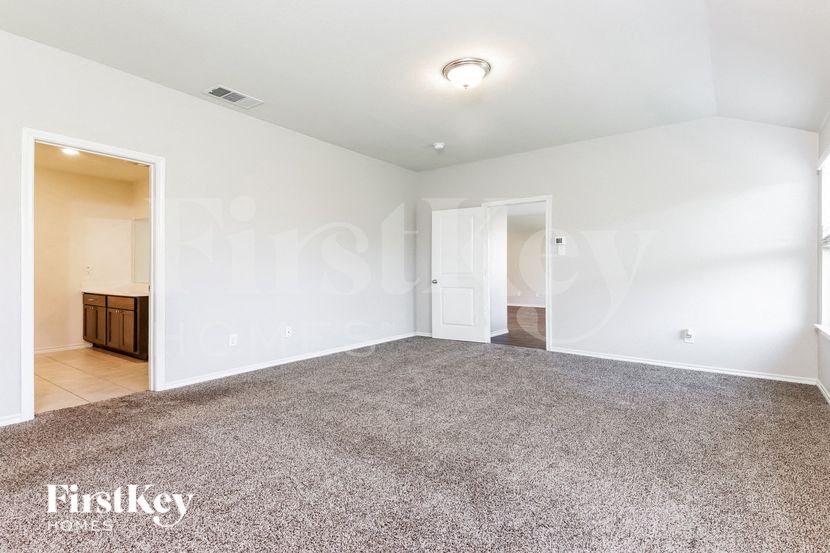 Building Photo - 312 Wilson Way